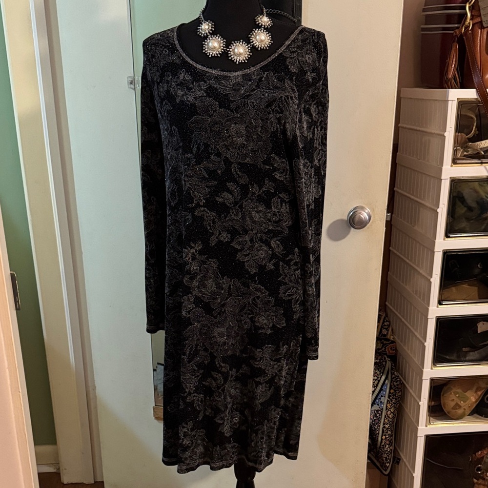 Carole Little Sparky Black and Gray Floral Long Sleeve Dress Vintage